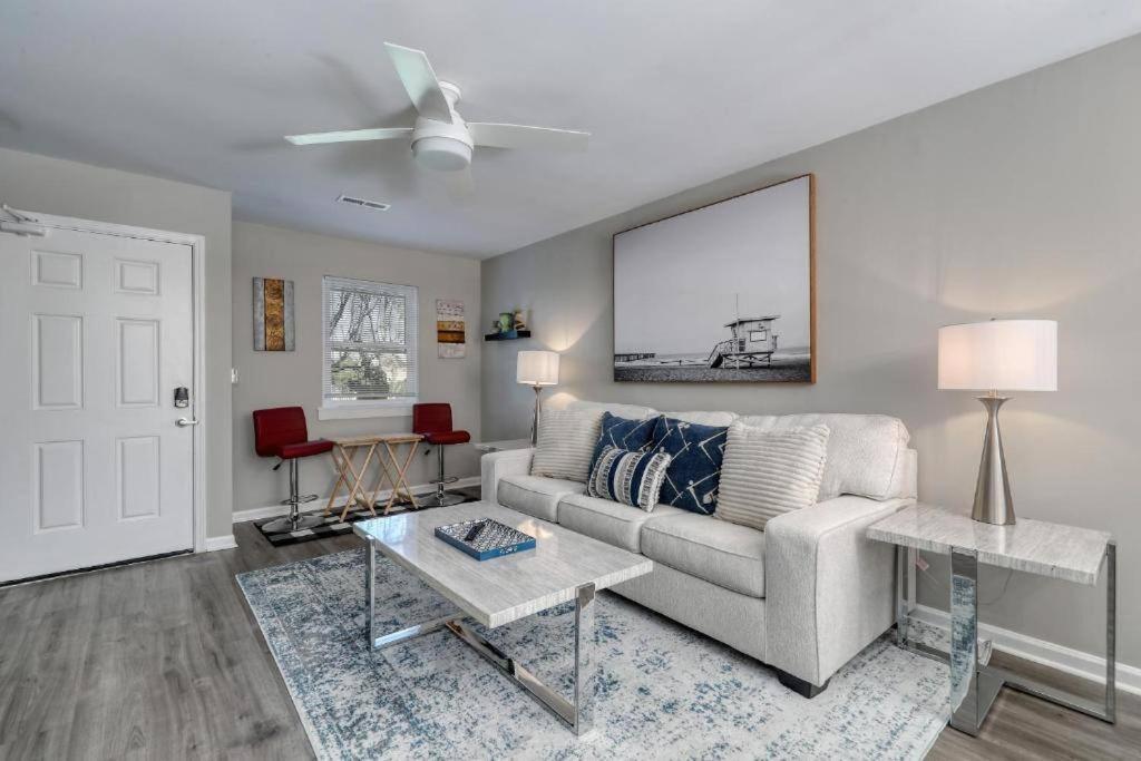 Apartamento Stylish Haven New Walk To The Ocean Smart Tvs Wifi Myrtle Beach Exterior foto